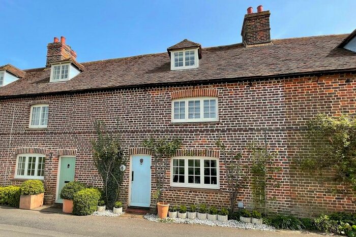 3 Bedroom Terraced House For Sale In Hollow Street, Canterbury, CT3