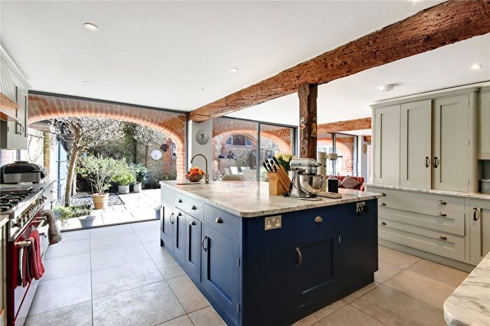 5 Bedroom Link Detached House For Sale In Brasted Road, Westerham, Kent, TN16