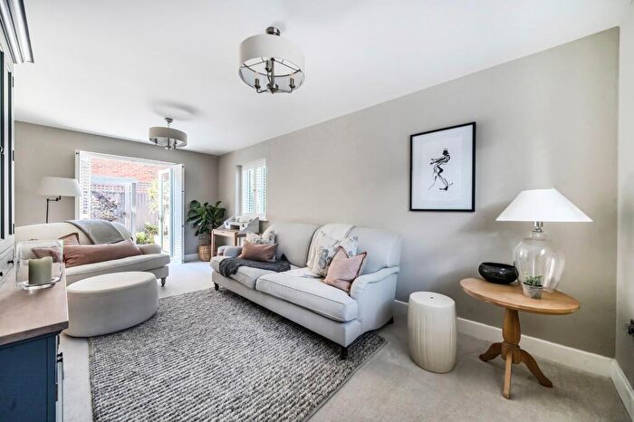 4 Bedroom Detached House For Sale In Castle Hill Lane, Bishopdown, SP1