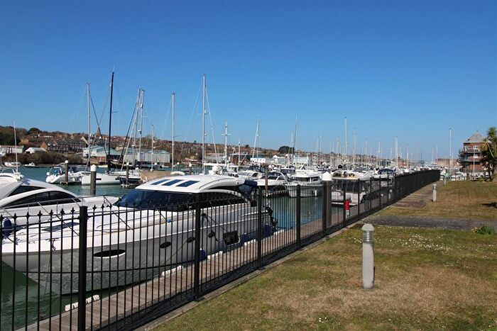 2 Bedroom Apartment For Sale In Medina View, East Cowes, PO32