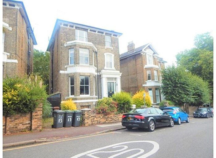 2 Bedroom Flat To Rent In Eliot Park, London, SE13