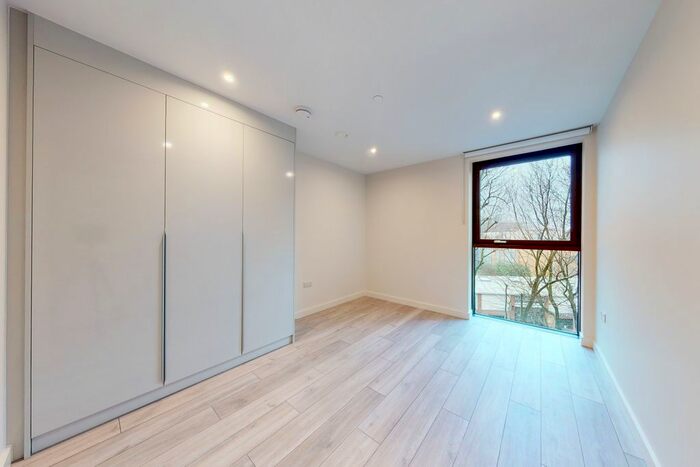 2 Bedroom Flat To Rent In New Kent Road, London, SE1