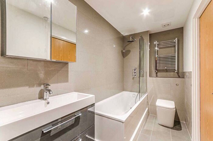 1 Bedroom Flat To Rent In Clephane Road, Islington, London, N1