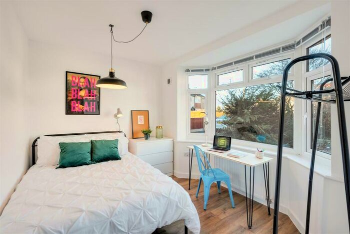 7 Bedroom House To Rent In Warren Road, Bristol, BS34