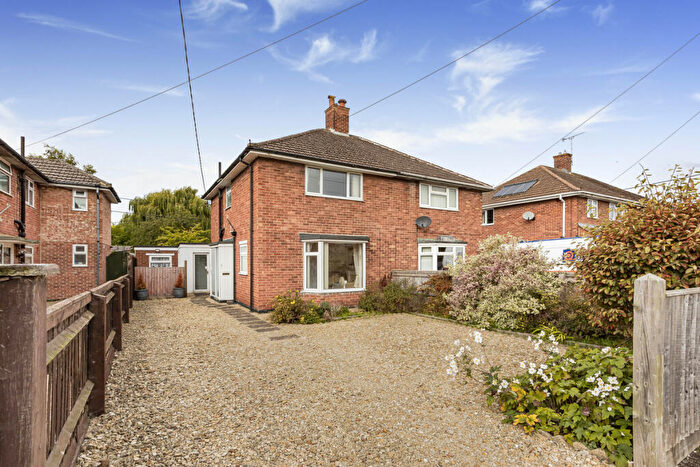 2 Bedroom Semi-Detached House For Sale In Merton Way, Yarnton, OX5