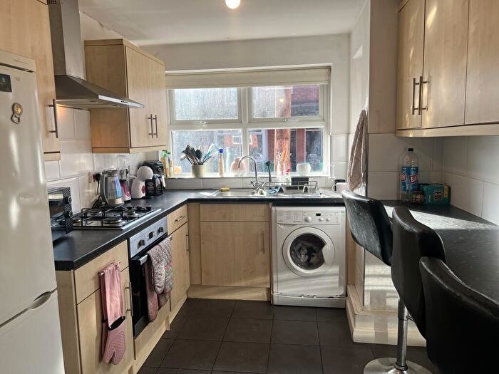 6 Bedroom Semi Detached House To Rent In Derby Grove - Bedroom Student House //, NG7