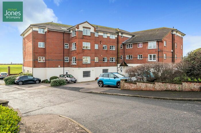 2 Bedroom Flat To Rent In Brighton Road, Lancing, West Sussex, BN15