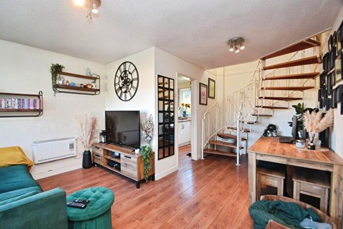 1 Bedroom End Of Terrace House For Sale In Markenfield Road, Harrogate, HG3