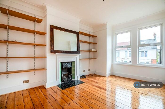 3 Bedroom Flat To Rent In George Lane London, London, SE13