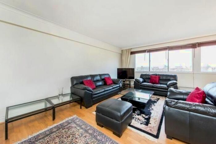 2 Bedroom Flat To Rent In Warwick Gardens, London, W14