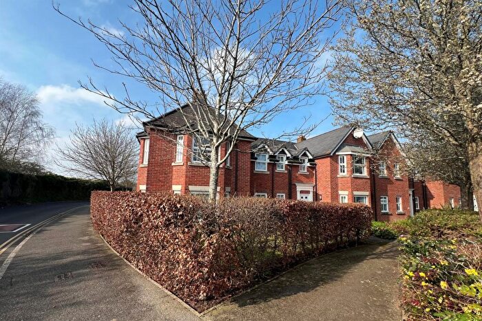 2 Bedroom Flat For Sale In Salisbury City Centre, SP2