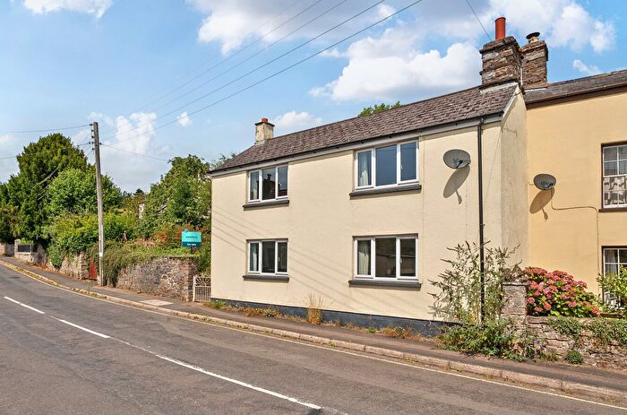 3 Bedroom Semi-Detached House For Sale In South Molton Road, Bampton, Tiverton, Devon, EX16