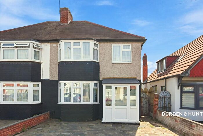 3 Bedroom Semi Detached House For Sale In Naseby Road, Chayhall, IG5