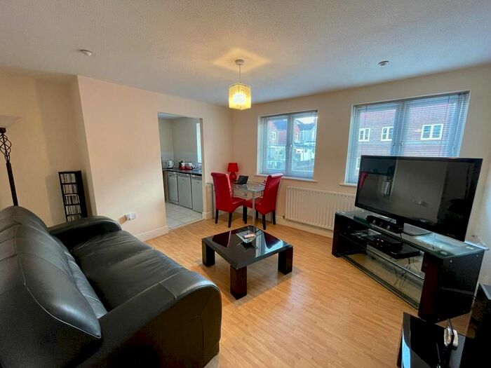 1 Bedroom Flat To Rent In Curtis Street, Swindon, SN1