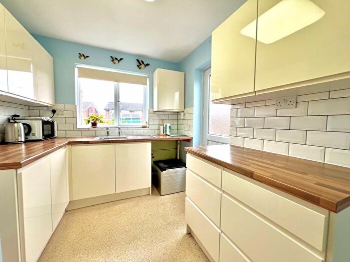 2 Bedroom Bungalow For Sale In Barleyfield Way, Houghton Regis, Dunstable, LU5