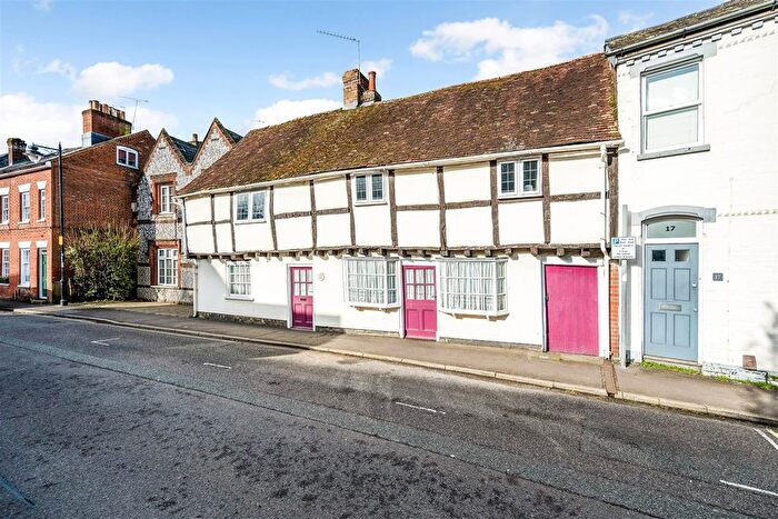 4 Bedroom Link Detached House For Sale In Middlebridge Street, Romsey, Hampshire, SO51