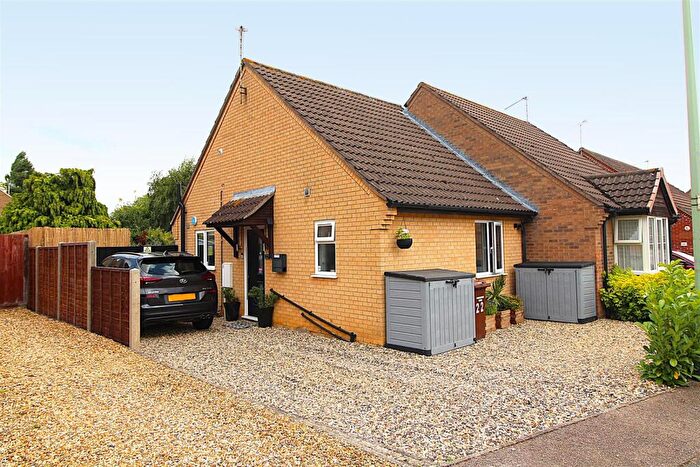 1 Bedroom Semi-Detached Bungalow For Sale In Michaelhouse Way, Stanton, IP31