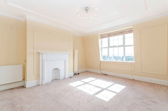 3 Bedroom Flat To Rent In Clarendon Court, Willesden, London, NW2