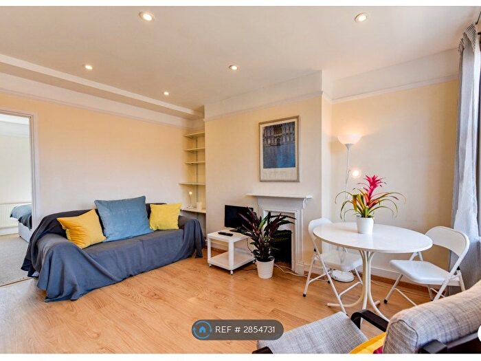 1 Bedroom Flat To Rent In Turner Street, London, E1