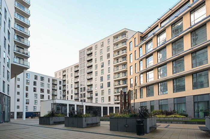 2 Bedroom Flat For Sale In Guildford Road, Woking, GU22