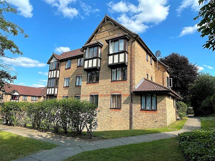 2 Bedroom Apartment To Rent In Durham Avenue, Bromley, BR2
