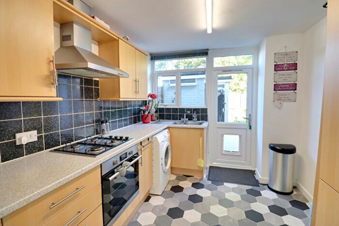 3 Bedroom End Of Terrace House For Sale In Chaucer Close, Waterlooville, PO7