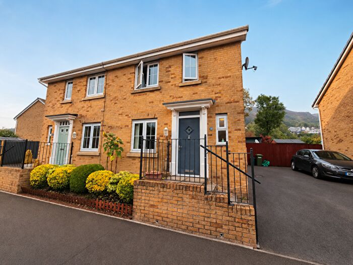 3 Bedroom Semi-Detached House For Sale In Heol Dinas Isaf, Williamstown, Tonypandy, CF40