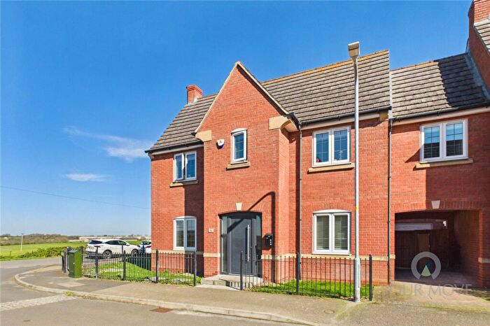 4 Bedroom Link Detached House For Sale In Paddock Road, Woodford, Kettering, Northamptonshire, NN14