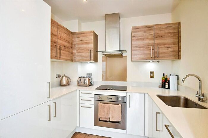 1 Bedroom Flat To Rent In The Peninsula, Gillingham, ME7
