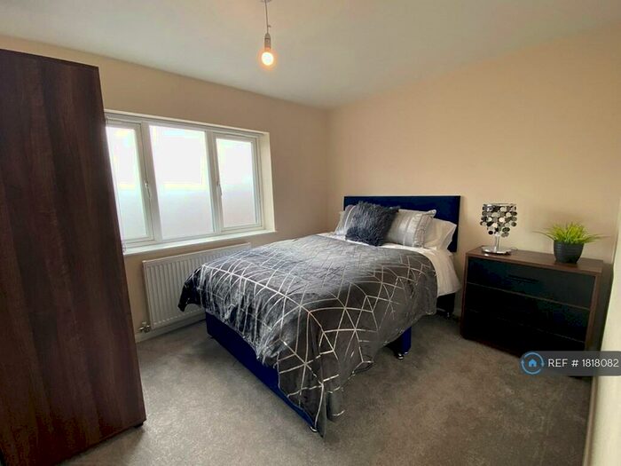 2 Bedroom Flat To Rent In Hazelwood Lane, Kettering, NN16