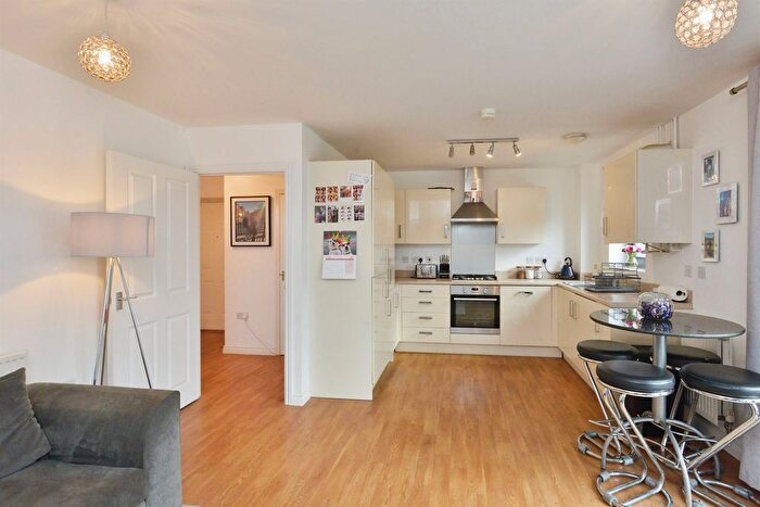 1 Bedroom Flat For Sale In Countess Way, Broughton, Milton Keynes, MK10