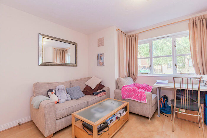 2 Bedroom Apartment To Rent In Demesne Furze, Headington, OX3