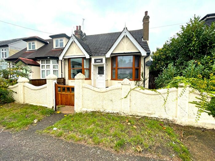 2 Bedroom Semi-Detached Bungalow To Rent In Askwith Road, RM13