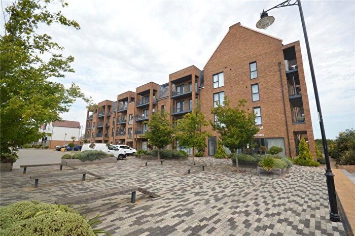 2 Bedroom Flat To Rent In , Knights Templar Way, Rochester, Kent, ME2