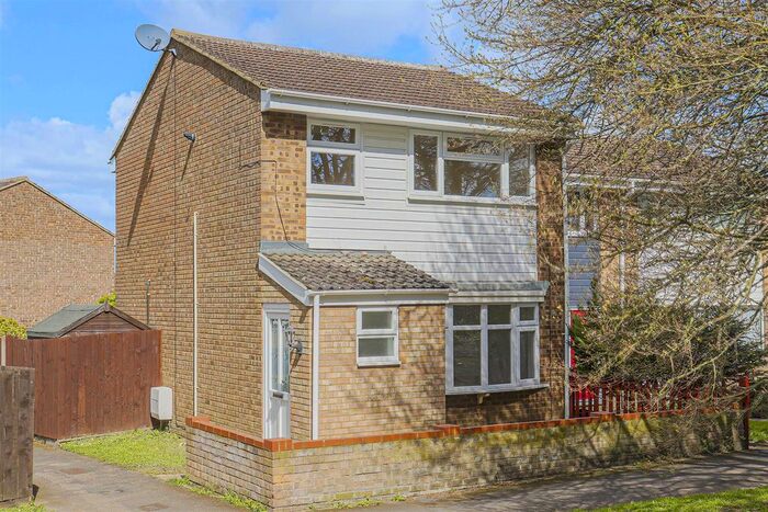 3 Bedroom End Of Terrace House To Rent In Scott Close, Royston, SG8