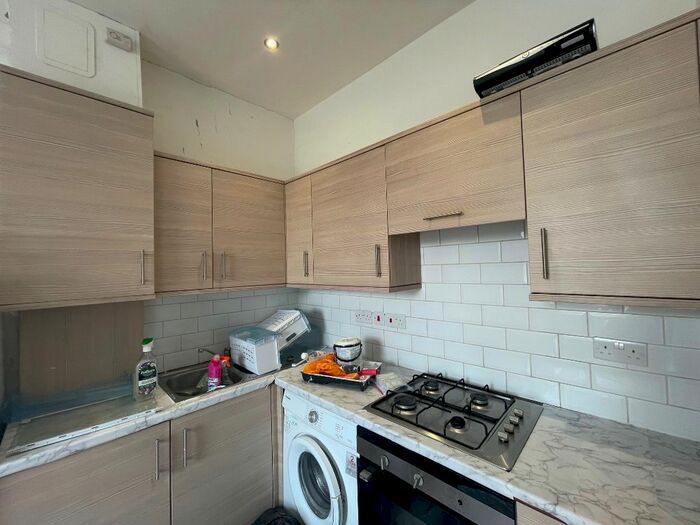 2 Bedroom Flat To Rent In High Road, Wood Green, N22