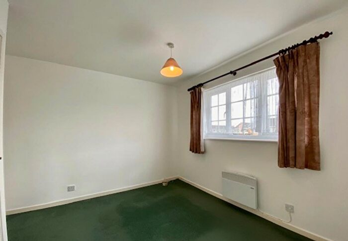 2 Bedroom Cluster House To Rent In Primrose Drive, Aylesbury, HP21