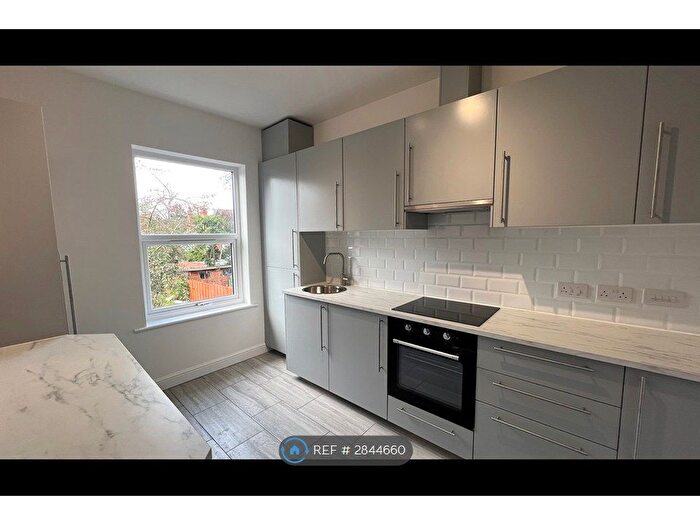 4 Bedroom Flat To Rent In Balfour Crescent, Wolverhampton, WV6