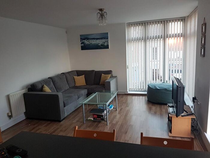 2 Bedroom Flat To Rent In Henrietta Chase, St. Marys Island, Chatham, Kent, ME4