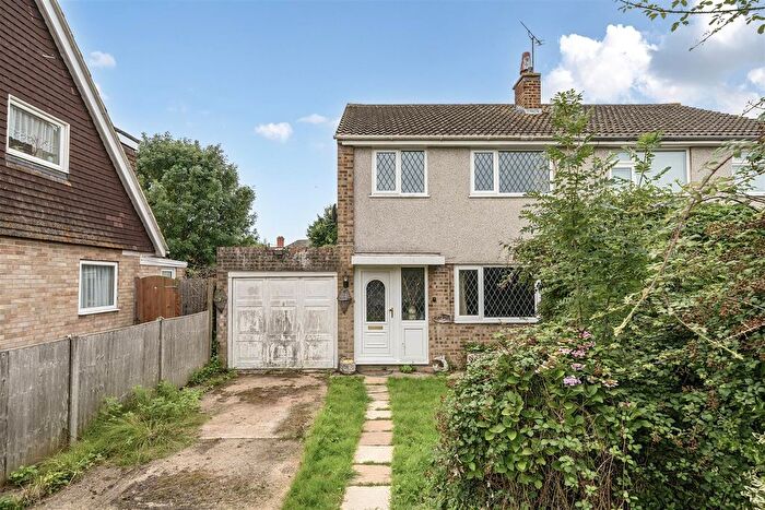 3 Bedroom Semi-Detached House For Sale In Oak Farm Gardens, Headcorn, TN27