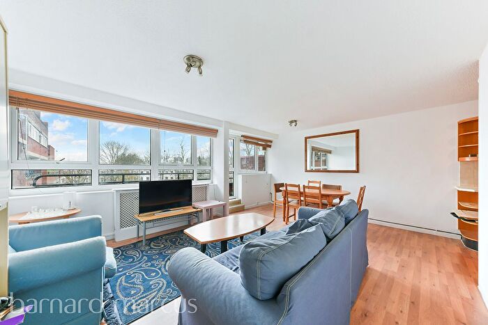 3 Bedroom Flat To Rent In Bullen Street, London, SW11