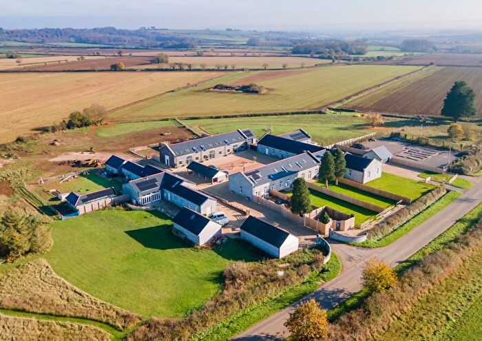 5 Bedroom Bungalow For Sale In Watts Quarry Lane, Somerton, TA11