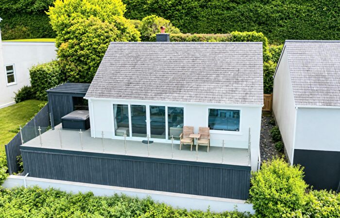 2 Bedroom Detached Bungalow For Sale In Swn Y Gwynt, Llwyngwril, LL37