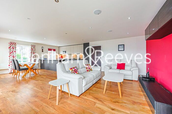 2 Bedroom Flat To Rent In Heritage Avenue, Colindale, NW9