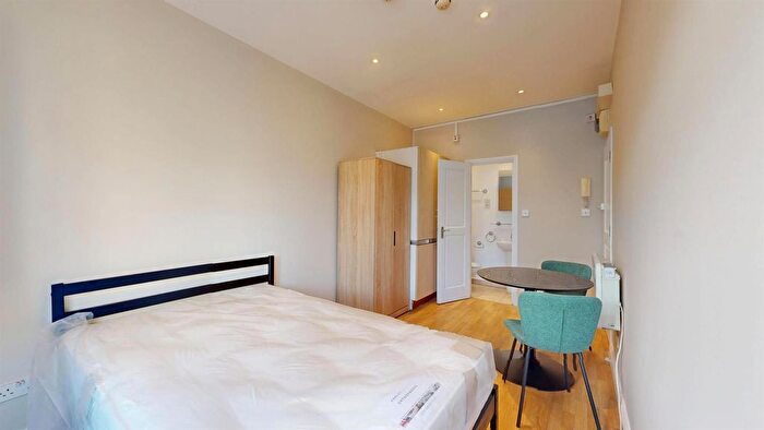 Studio To Rent In Courtfield Gardens, London, SW5