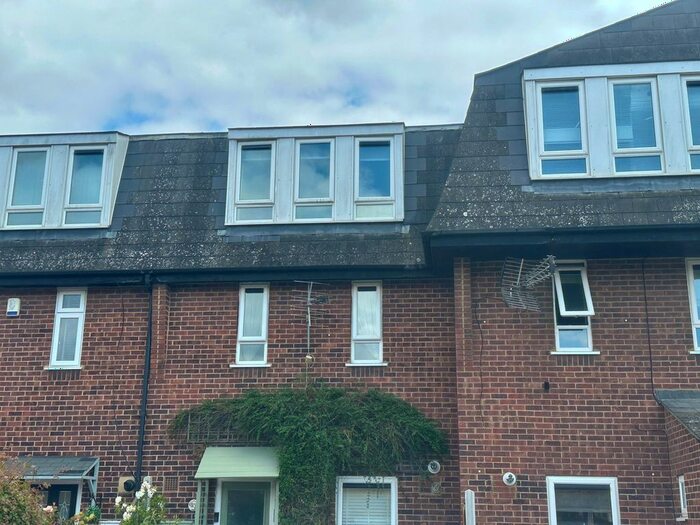 1 Bedroom Flat To Rent In Mellow Purgess Close, Basildon, Essex, SS15