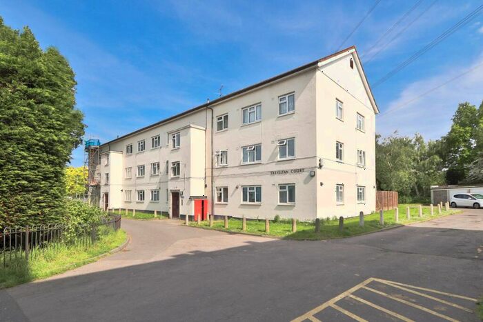 1 Bedroom Flat To Rent In South Lane, New Malden, KT3