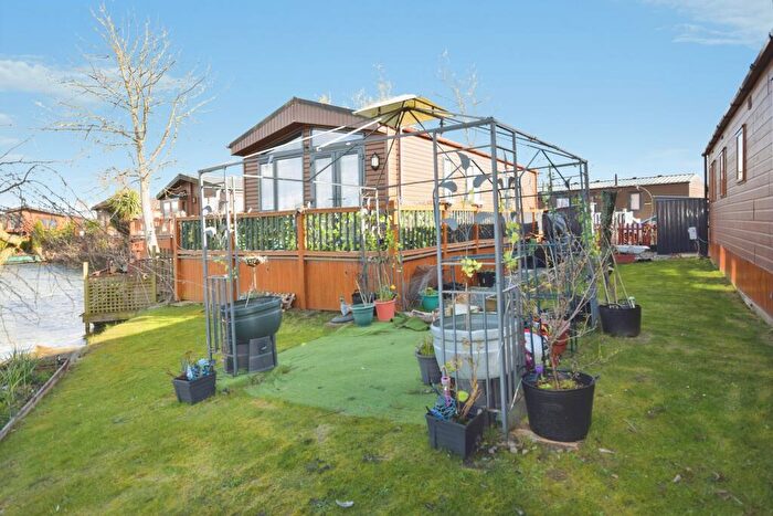 2 Bedroom Caravan For Sale In Catchwater Meadow Orby Road, Burgh Le Marsh, PE24