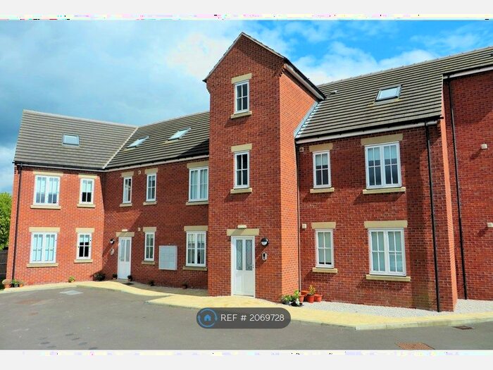 2 Bedroom Flat To Rent In Featherbed Close, Chesterfield, S44