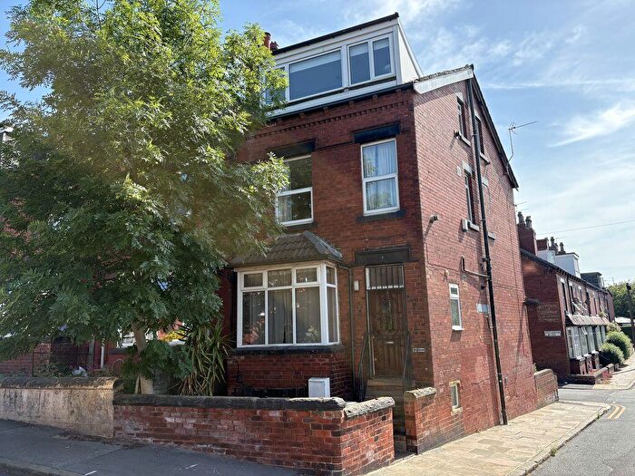 2 Bedroom End Of Terrace House For Sale In Lumley Avenue, Leeds, LS4